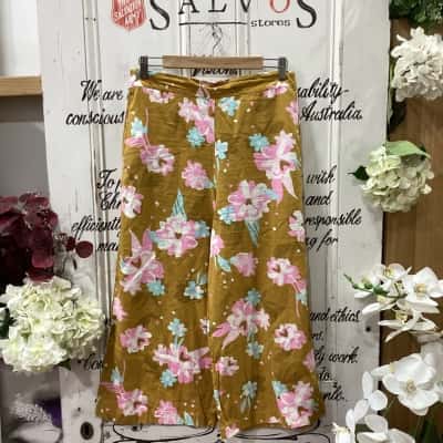 ELM LIFESTYLE BRAND! 51% LINEN 49% VISCOSE BLEND FEMININE WIDE LEG FLORAL PANT! Womens  Size 8 Flared Pants / Wide Leg Pants Floral / Mustard / Pattern 