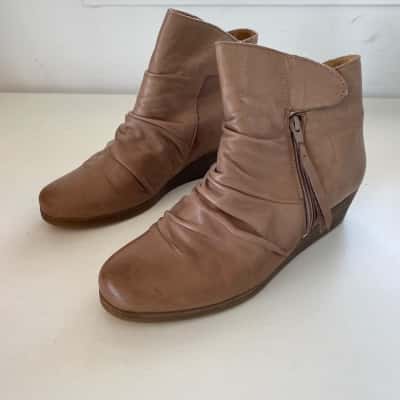 Effegie Taupe Ensoni Wedge Ankle Boots  Size 41