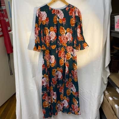 Review Womens  Size 14 Floral Dress Floral / Green 