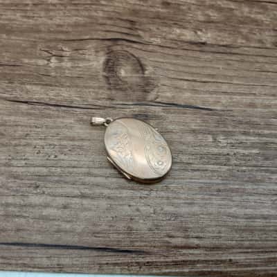 Vintage 9ct Gold Pendat Locket