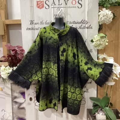 MADE IN ITALY BRAND! 80% WOOL BUTTON UP LONGLINE CARDIGAN/ JACKET WITH FUAX FUR CUFFS! MADE IN ITALY! Womens  Size 8 Fur Coat / Winter Coat / Winter Jacket Black  / Olive / Pattern 