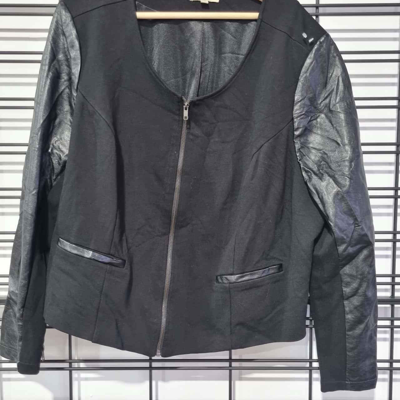 black blazer size 22