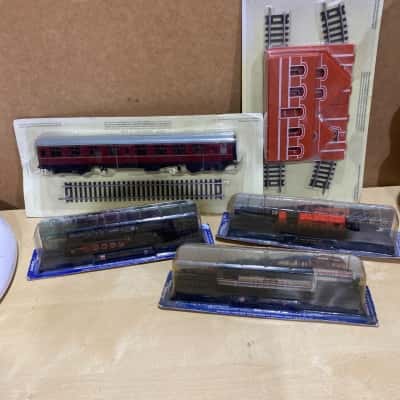 Mixed Trains  And Station  Items 