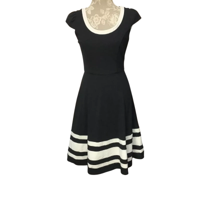 Review Womens  Size 10 Cream & Black Striped Dress