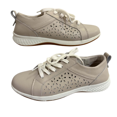 Planet Shoes Womens  Size 8 Flats Beige / White 