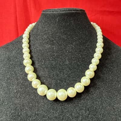 Vintage Style Graduated Faux Pearl Necklace