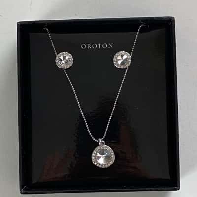 Oroton Pave Silver Earrings Necklace Set