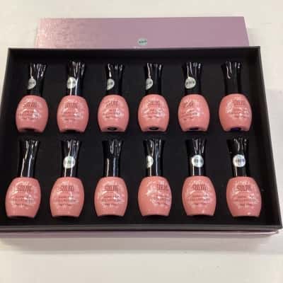 Nail polish 