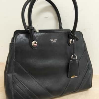 Guess 1981 Womens Black Handbag (with no Strap)VGUC