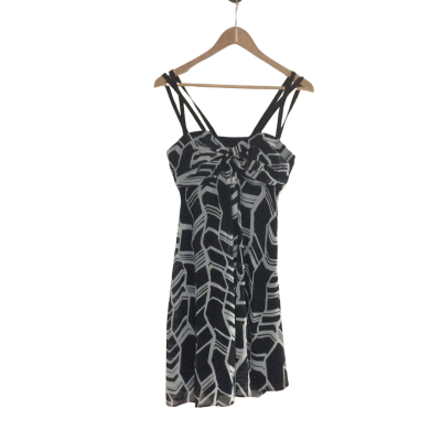 Review Womens  Size 8 Babydoll Dress Black  / White 