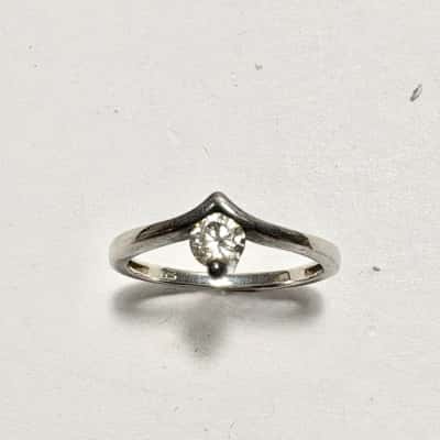 Beautiful 925 Sterling Silver Fine Wishbone Style Ring