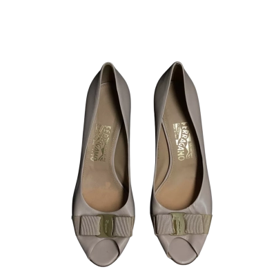 Salvatore Ferragamo Womens  Size 8.5 Heels Beige / Cream 