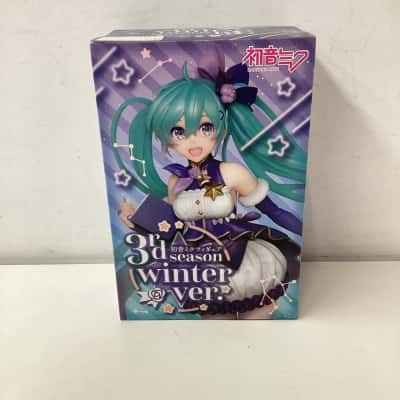 NEW - Hatsune Miku 3rd Season Winter Ver. Figure