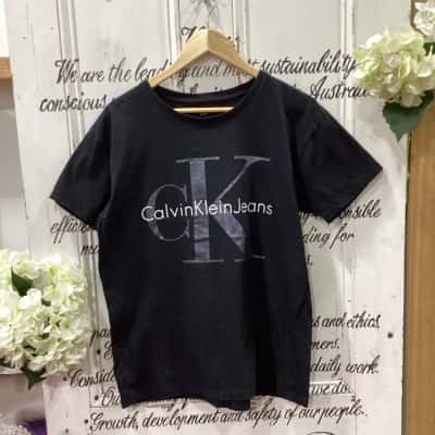 Calvin Klein Jeans Brand! NWOT ON TREND CLASSIC CK LOGO T-SHIRT! Womens  Size M T-shirts Black  