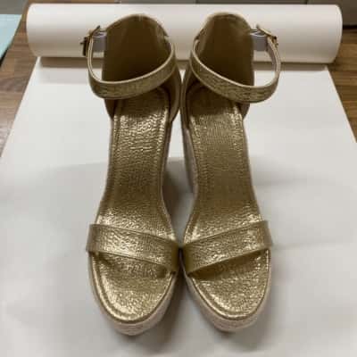 Chinese Branded Size 38 Wedges Gold BNWT