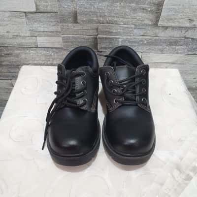  Regent street Mens  Size 8 Dress shoes Black  