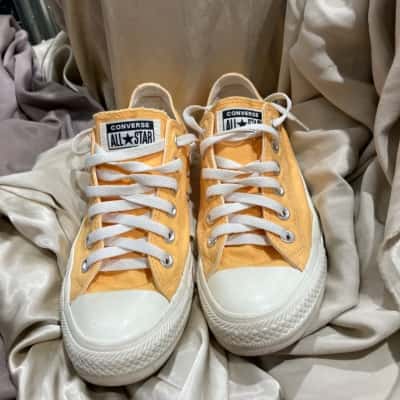 Converse All Stars Womens  Size 8 Sneakers Orange 