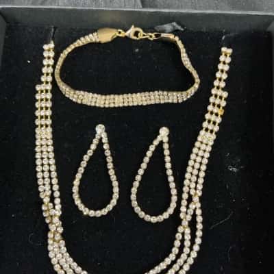 Gold tone Bridal Set