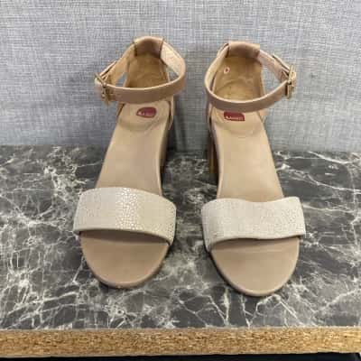 Bared  Womens  Size 36 Heels Brown / Silver 