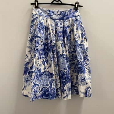 Jo Review Womens  Size 8 Pleated Skirt Blue / White Floral / White 