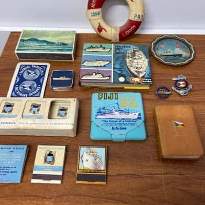 Assortment of nautical vintage pieces 