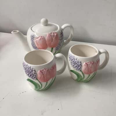 Mary Ann Baker pretty Teapot and 2 cups set Tulip and hyacinth pattern