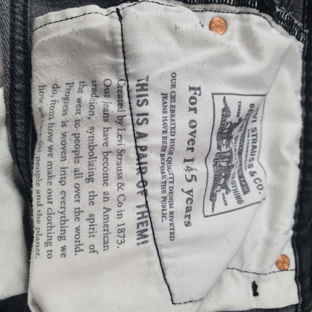 Levis #502 Taper Hi Ball Jeans Size 34 Black