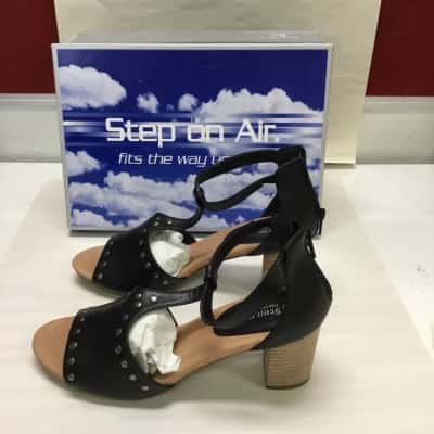 Step On Air Scali Black Size 8 Leather Sandals - Brand New In Box