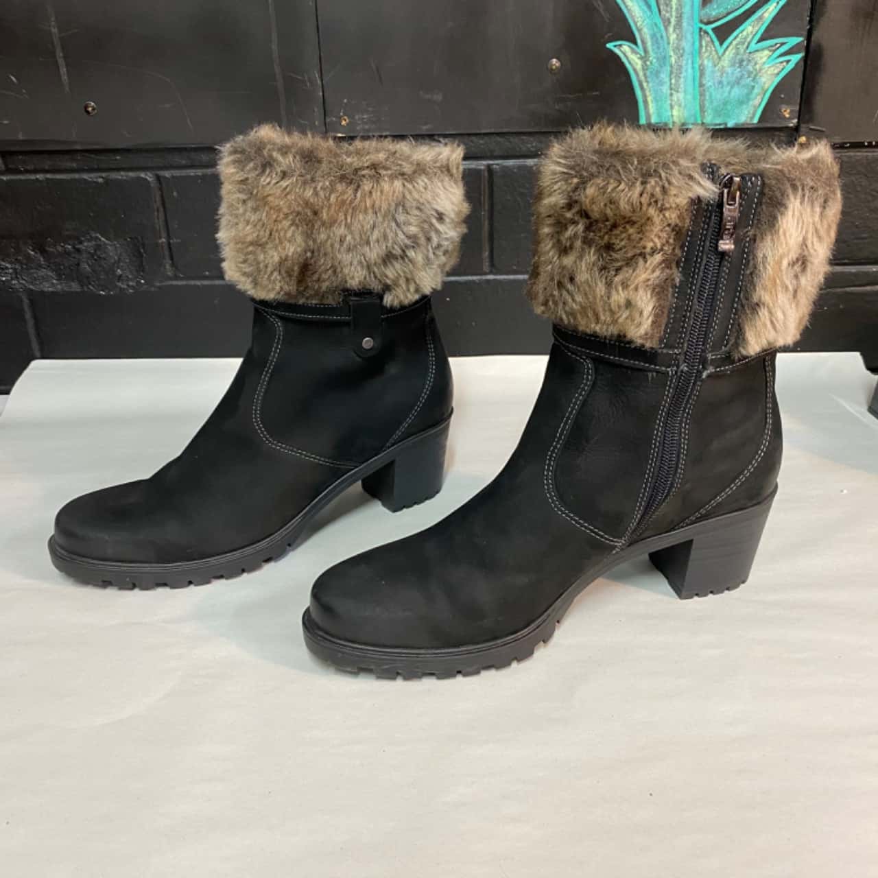 Luftpolster Womens Boots Size 8 Black with Faux Fur Trim(s)