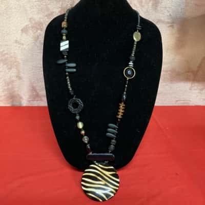 Taking Shape Women's Serengeti Drop Necklace 
