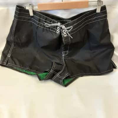 Birdwell Britches board shorts size 18 with contrasting stitching and rear button pocket