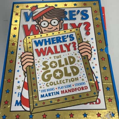 Where’s Wally? The solid gold collection (box set of first 5 where’s Wally books) -Martin Handford 