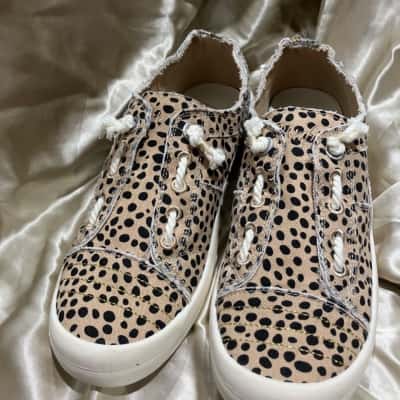  Blowfish Malibu Womens  Size 7 Sneakers Animal print 