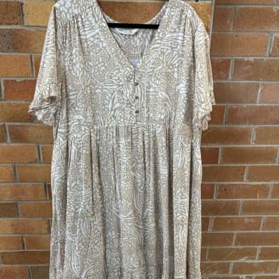 Virtuelle Womens  Size 18 Midi Dress Beige / White 