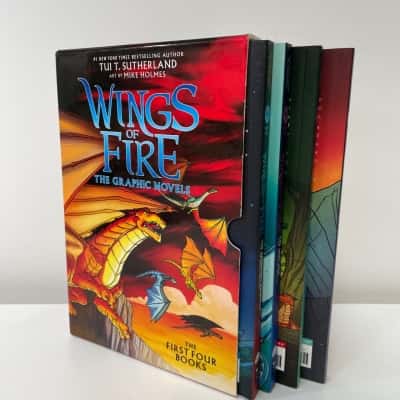 Wings of fire graphic novel book set X4