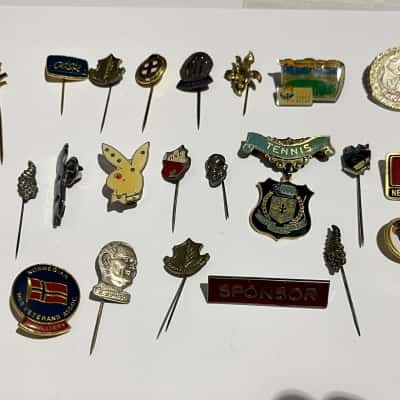 Mixed / Miscellaneous Badge Bundle - 30 Pieces