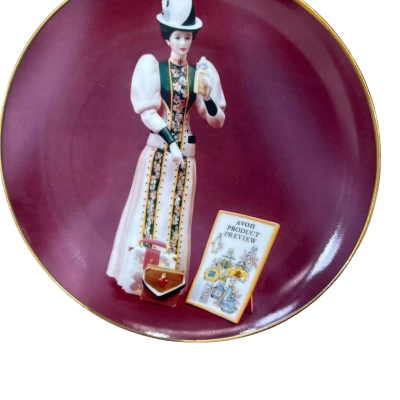 Avon Presidents Club Plate Burgundy 2004-2005