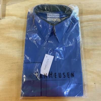 Van Heusen Mens Size 39 Blue Buttton up shirt