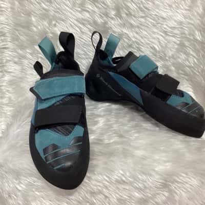  Womens  Size 5 Black  / Blue Climbing Shoes 