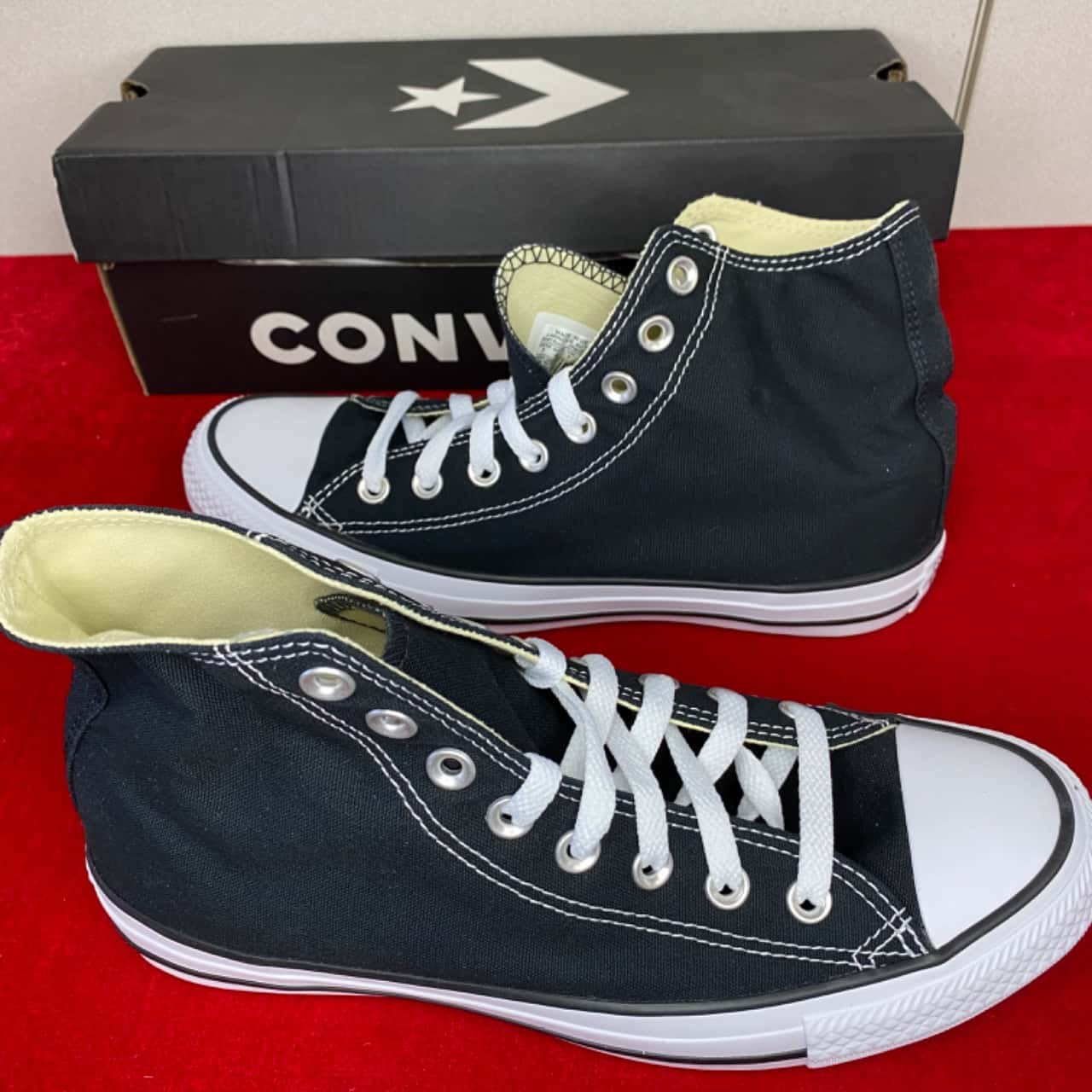 Converse Unisex All Star Chuck Taylor Hi Tops Size 40 Black