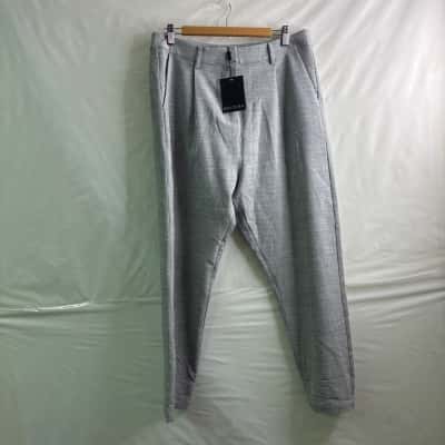 Decjuba Womens Size 14 Tailored Shorts Grey BNWT
