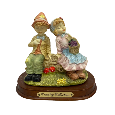 Country collection figurine 5 X 6 inch