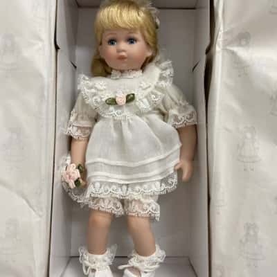 Hillview Lane - Limited Edition Collection “Jasmin”