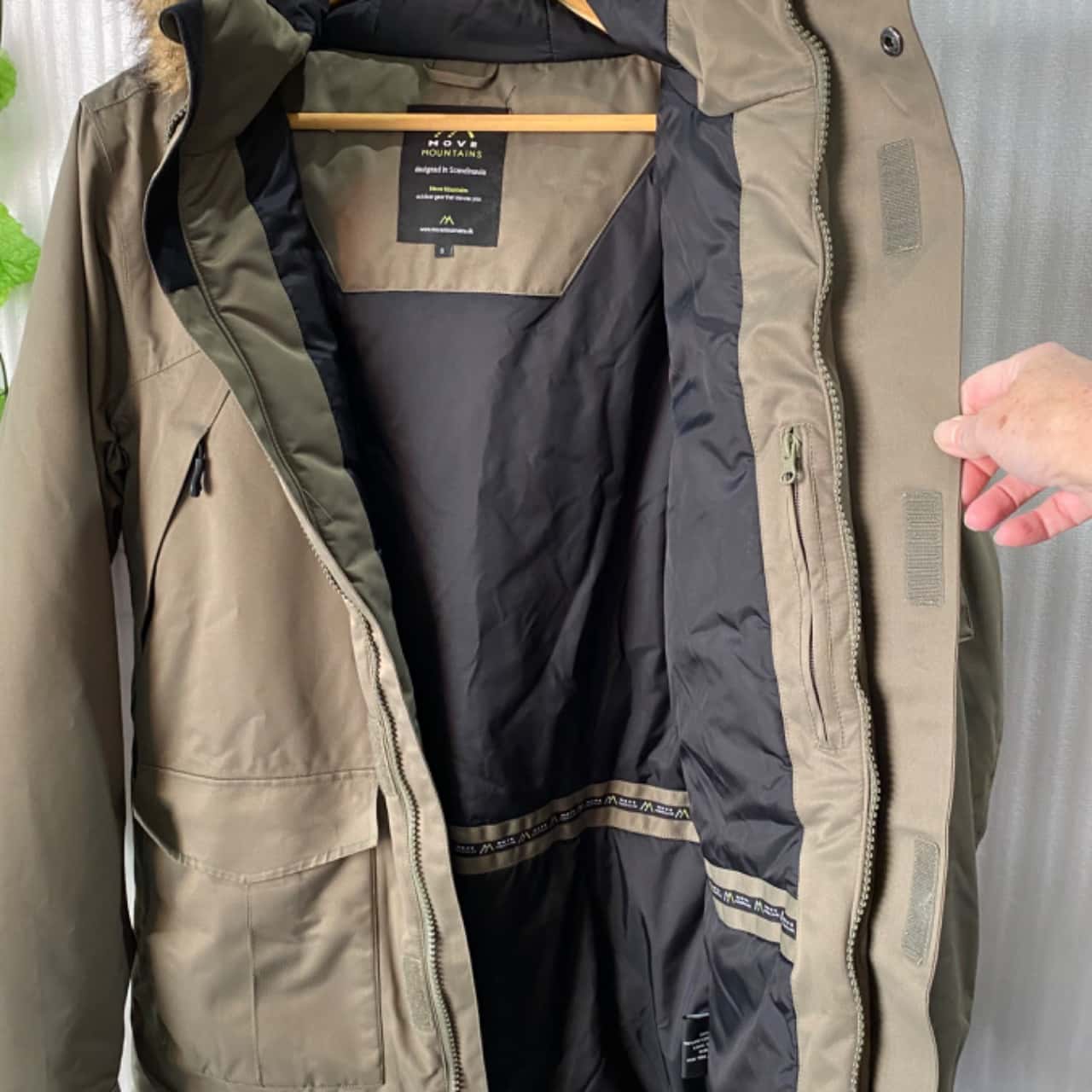 Womens MOVE MOUNTAINS Khaki Down Jacket