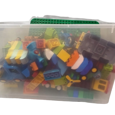 4.3KG CONTAINER OF DUPLO LEGO ( Farm/Horse Set and Construction Set)