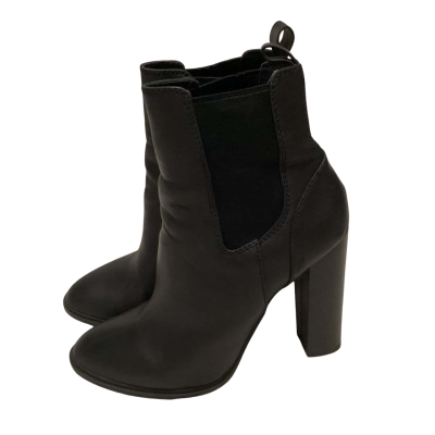 Lipstick women’s Boots, Size 8.5