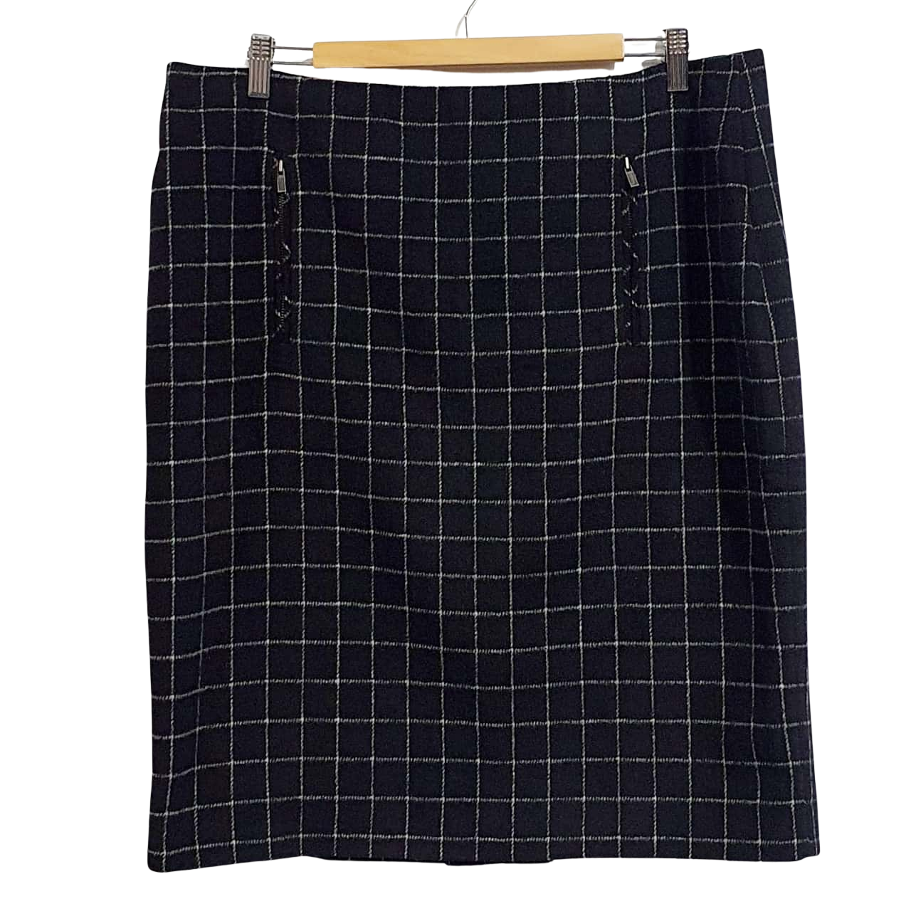 Laura Ashley Women s Size 16 Knee Length Black Grey White s laura-ashley-women-s-size-16-knee-length-black-grey-white-s