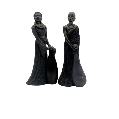 2x Figure Statues