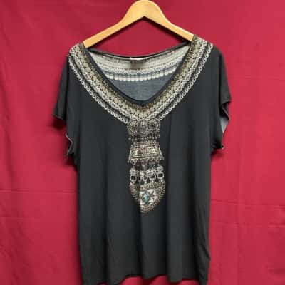 Camilla Womens Size 1 Black bedazzled T-shirt 