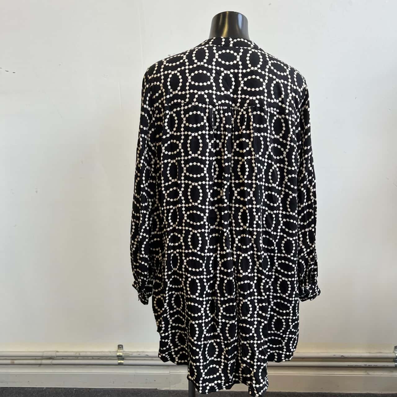chinese dress ladies MICHAEL KORS COLLECTION Size 4 Black White Silk Polka Dot Bell Sleeves –  Sui Generis Designer Consignment